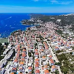 M&m - Zf Hvar