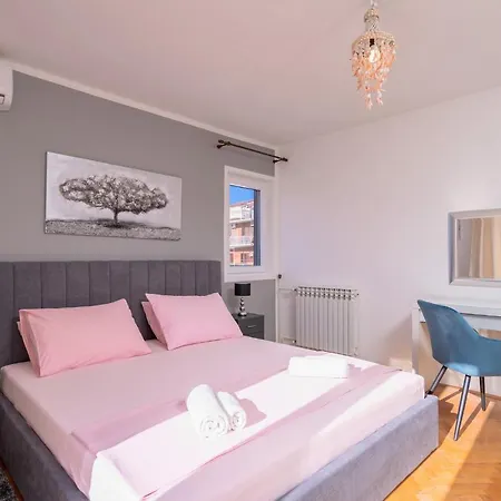 M&m - Zf Hvar Apartmán *