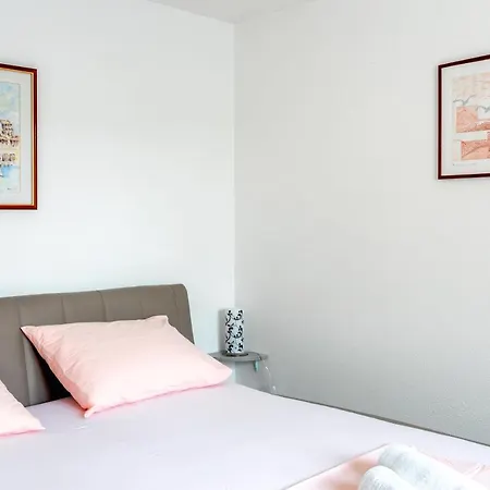 M&m - Zf Hvar Apartmán *