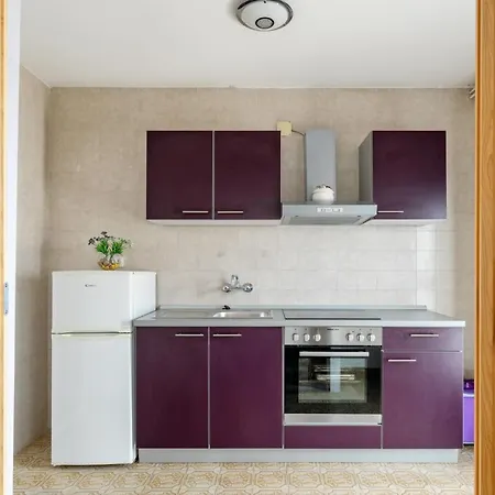 M&m - Zf Hvar Lägenhet