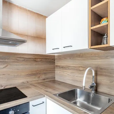 M&m - Zf Hvar Lägenhet *