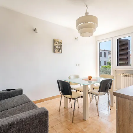 M&m - Zf Hvar Apartmán