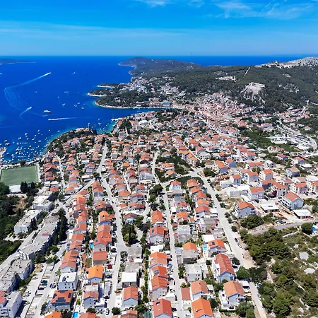 M&m - Zf Hvar